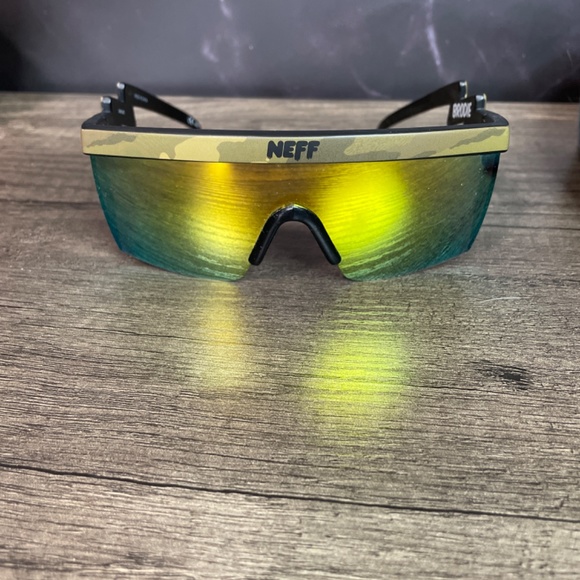 Neff Ski Snowboard Jacket Shell Free Sunglasses With Purchase - Picture 12 of 13